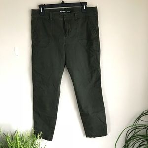 Old Navy dark olive green pixie pant - 10